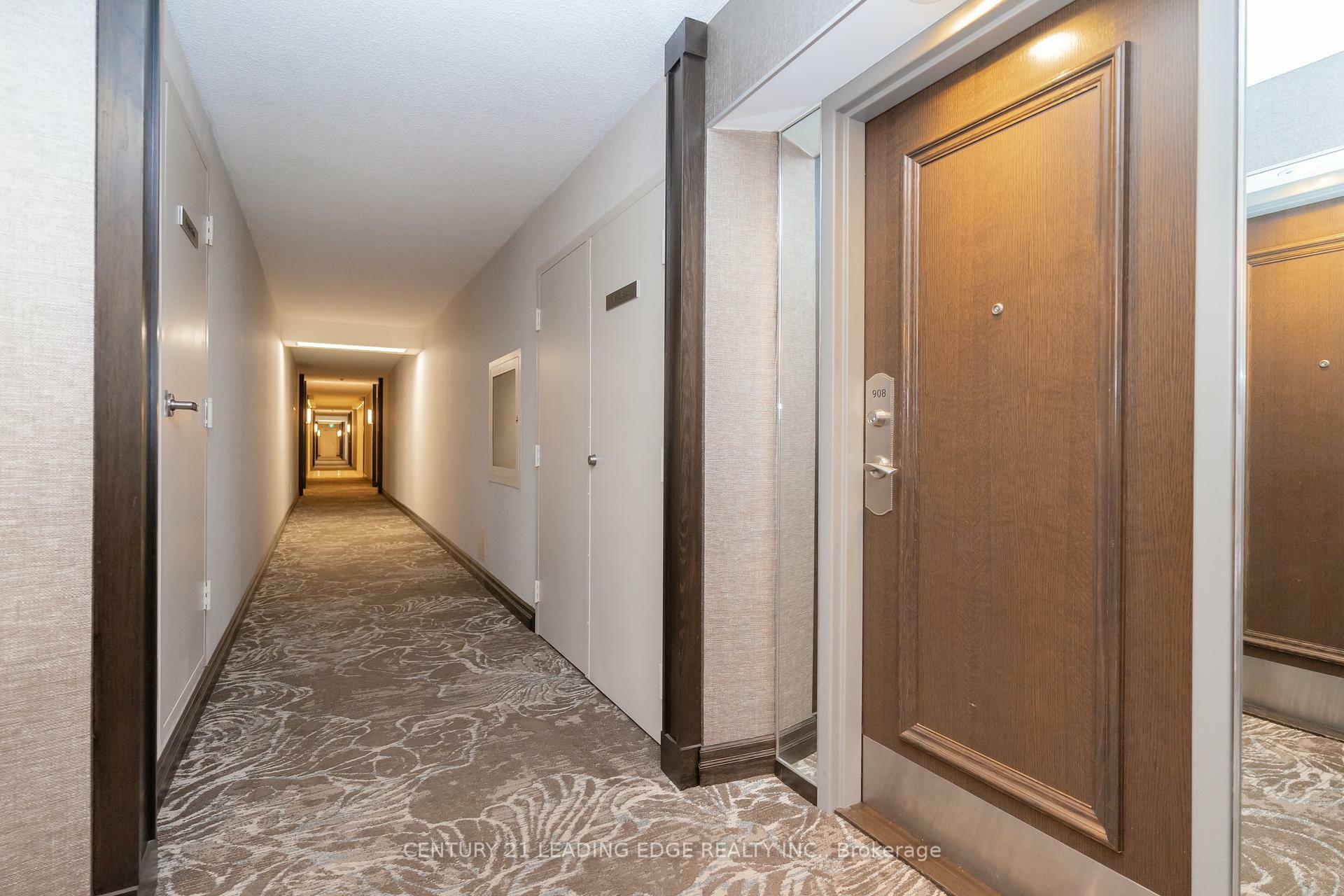 Photo de la propriété: 2350 Bridletowne Circle 908 ON M1W 3E6