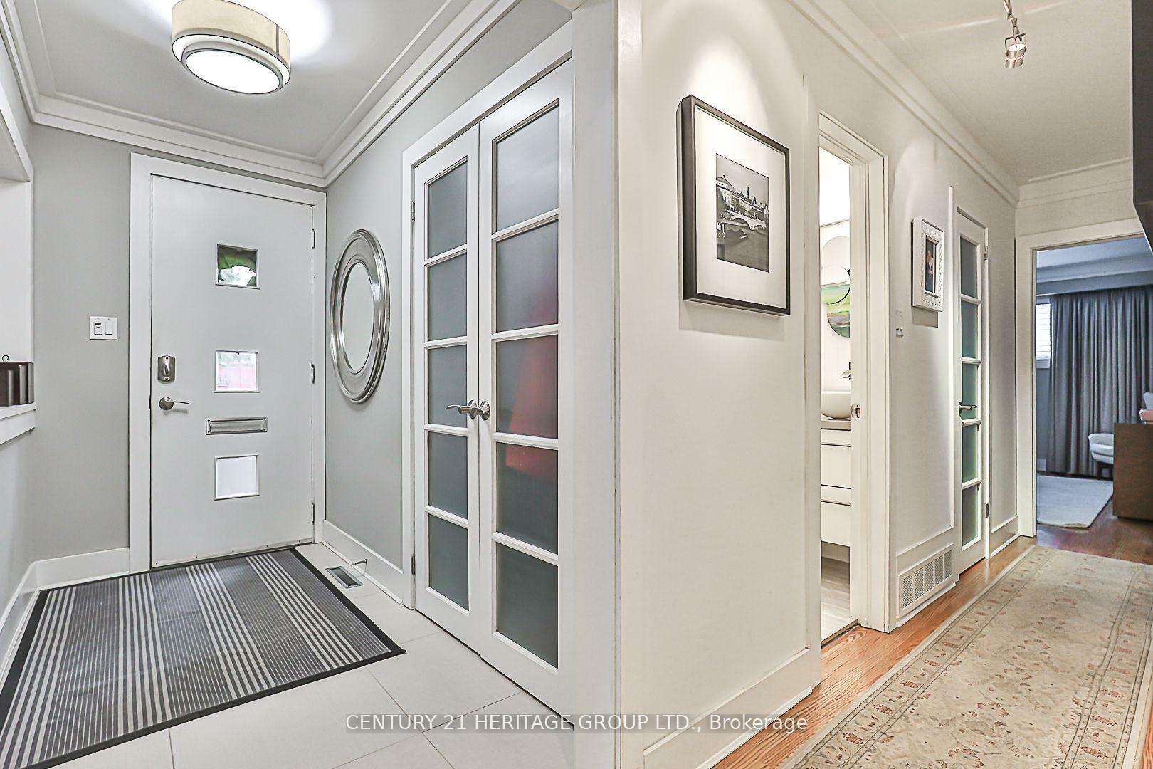 Property Photo: 384 Sugar Maple Lane ON L4C 4C4