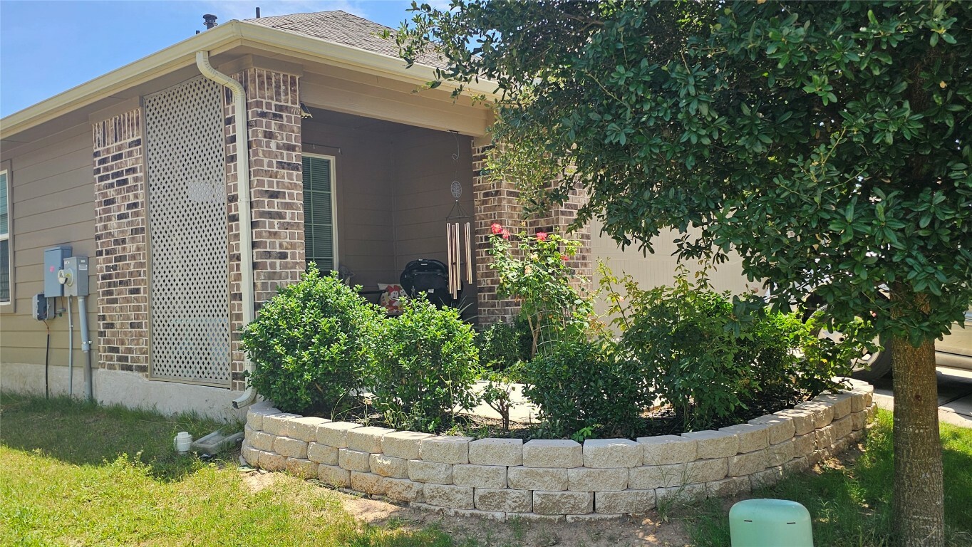 Property Photo: 221 Tributary Way TX 78602