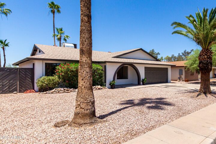 2220 S Cottonwood Drive  Tempe AZ 85282 photo