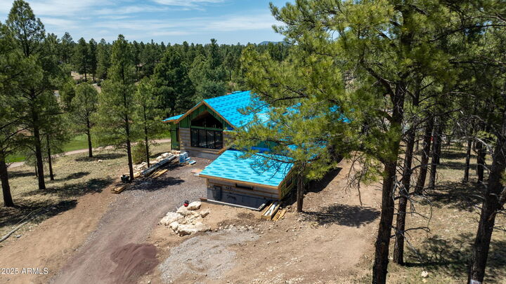 Property Photo: 2911 S Solitaries Canyon Drive AZ 86005