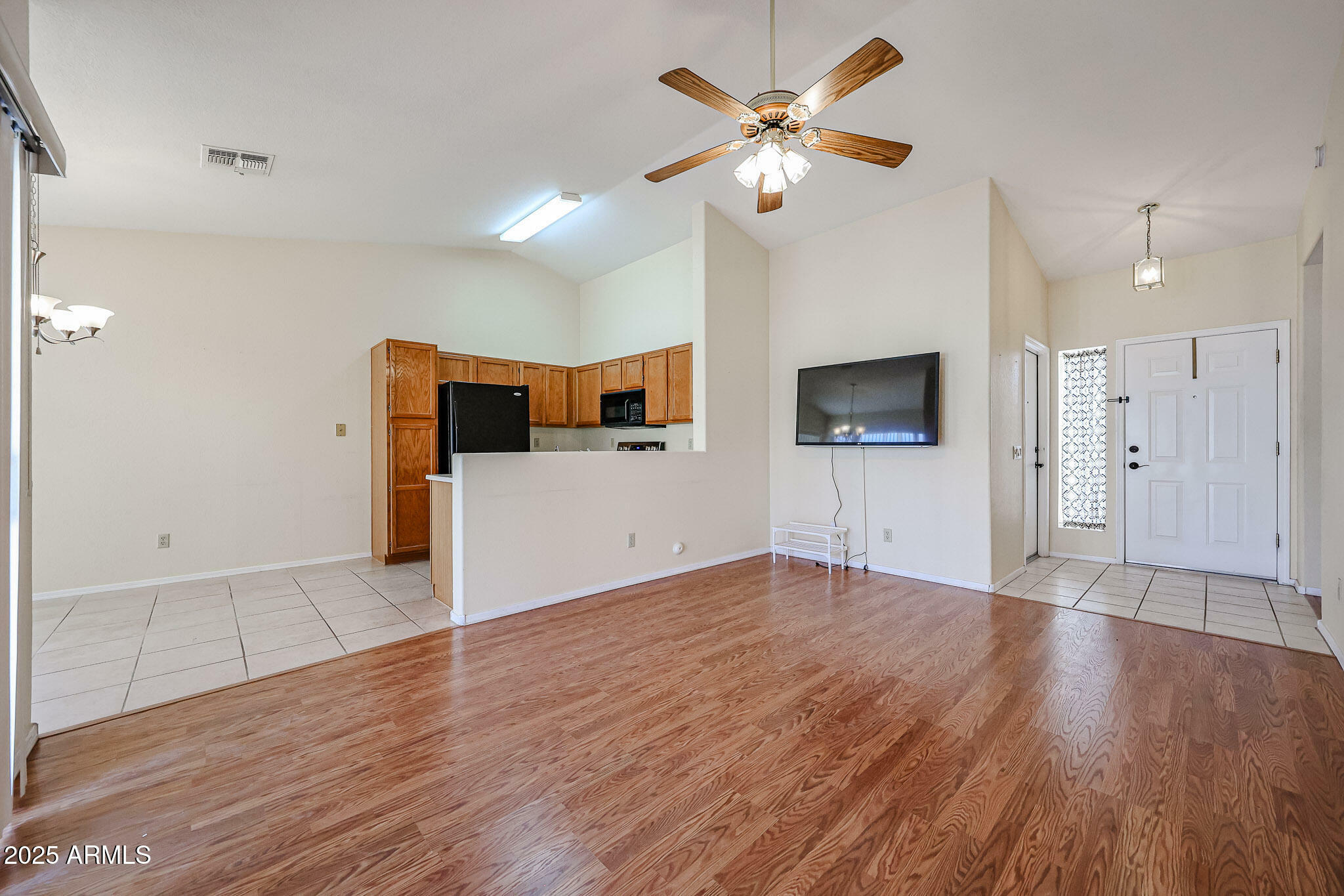 Property Photo: 1920 E Westchester Drive AZ 85249