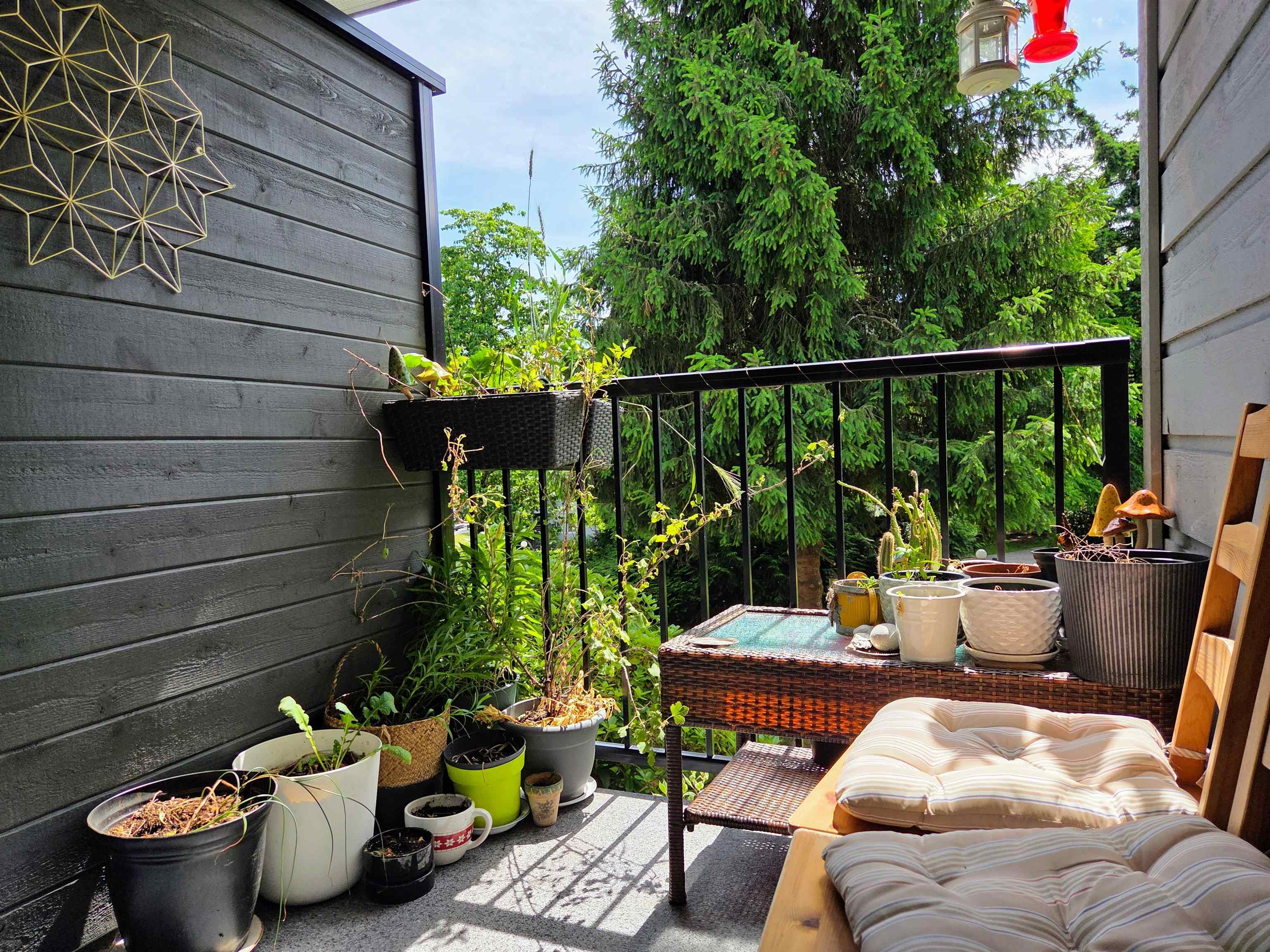 Property Photo: 40180 Willow Crescent 210 BC V8B 0M3