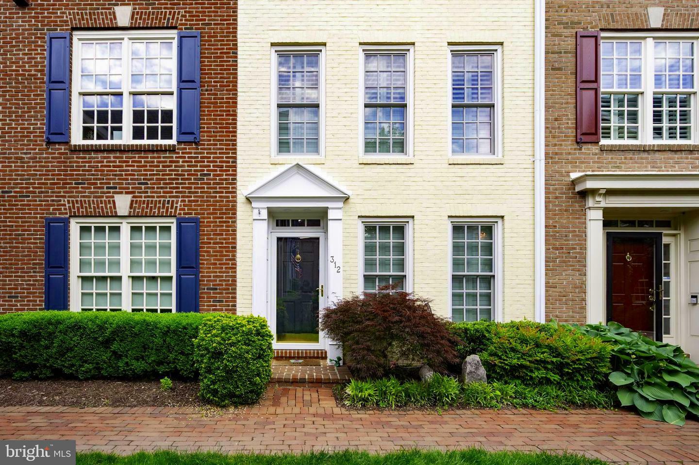 Property Photo:  312 S Fayette Street  VA 22314 