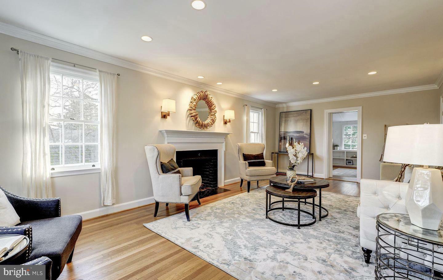 Property Photo: 1628 N Harrison Street VA 22205
