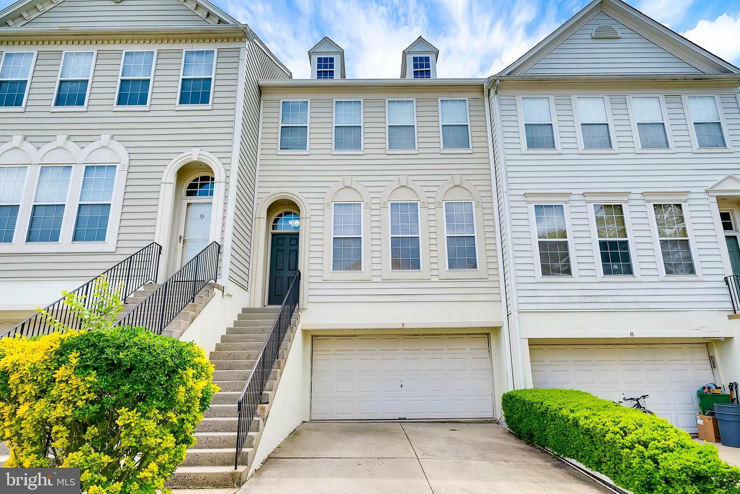 Property Photo: 9 Cherry Court PA 19444