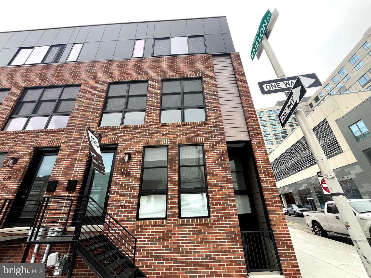 678 N 13th Street  Philadelphia PA 19123 photo