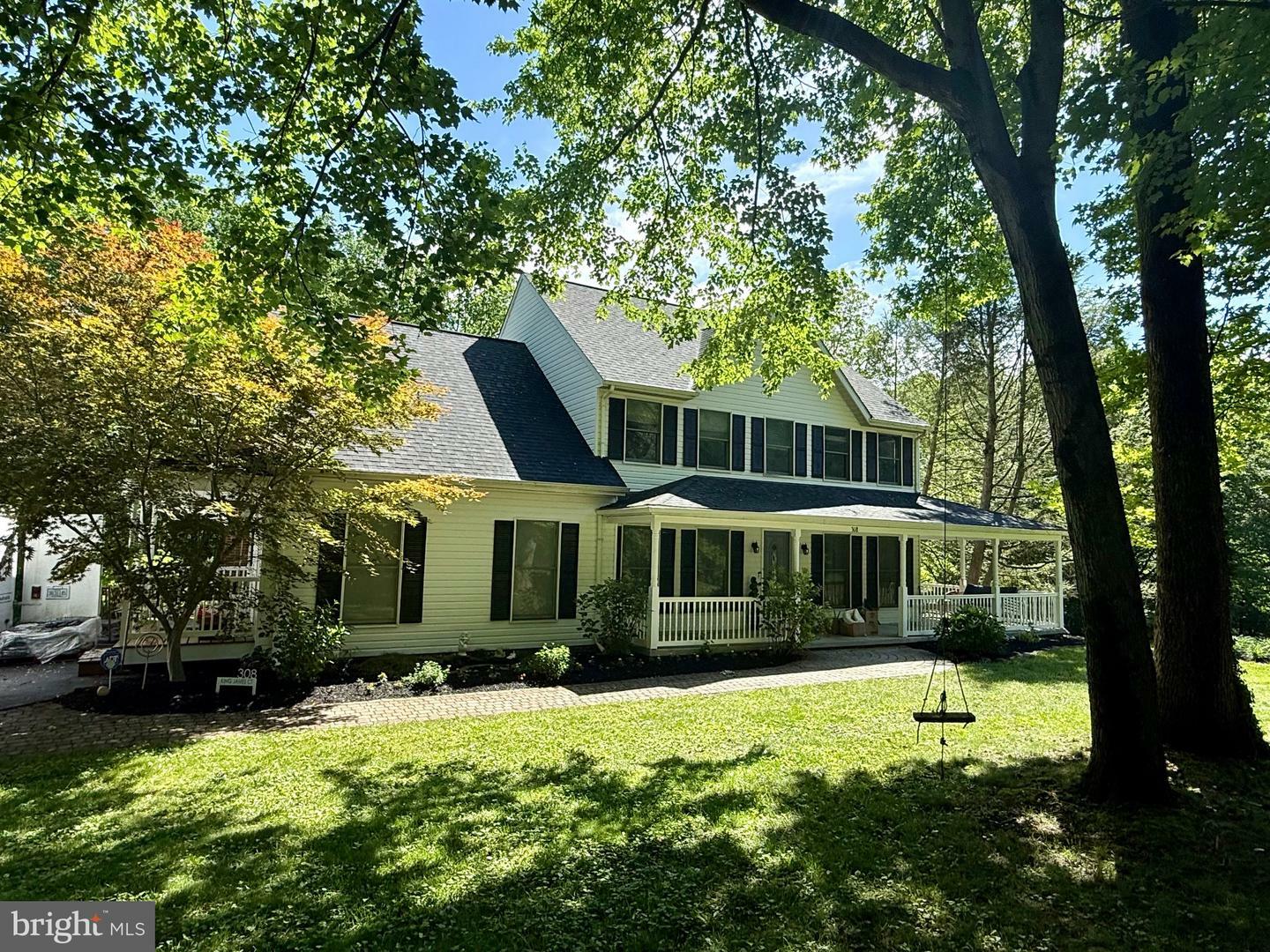 Property Photo: 308 King James Court MD 20774