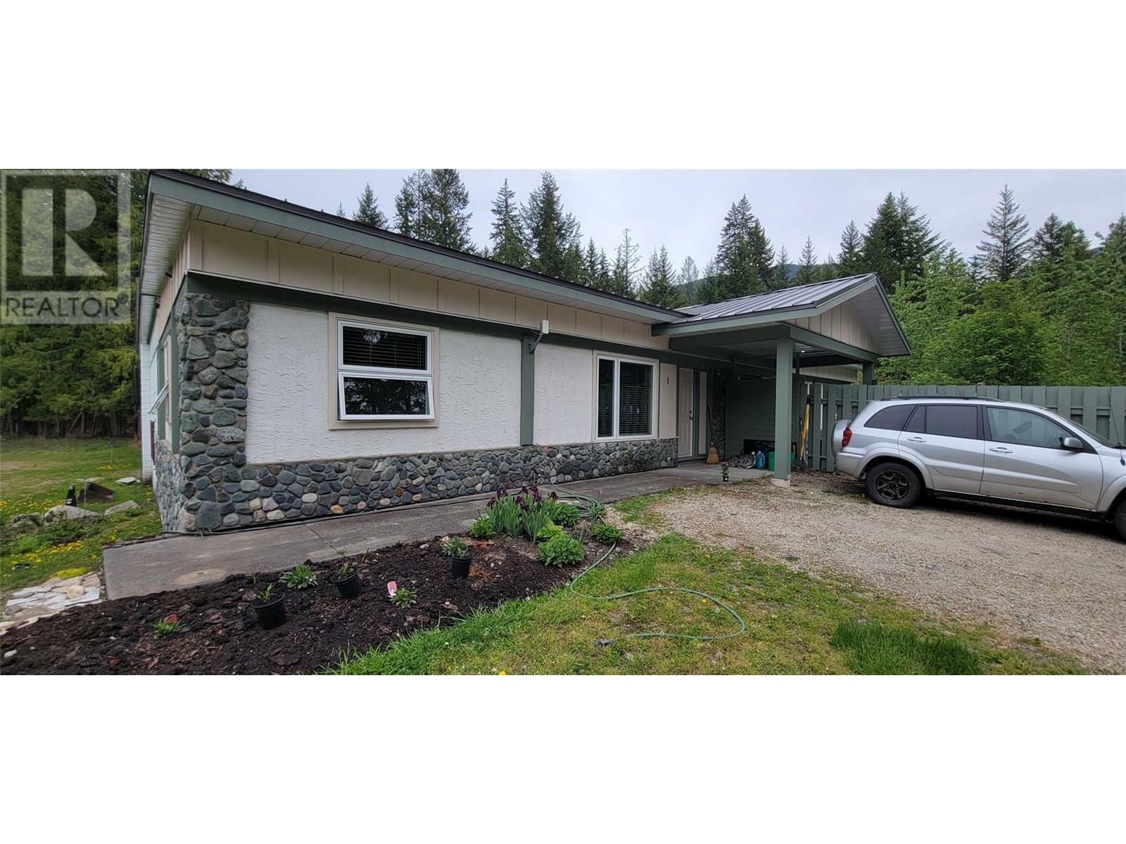 Property Photo: 204 Stewart Street BC V0G 1S1