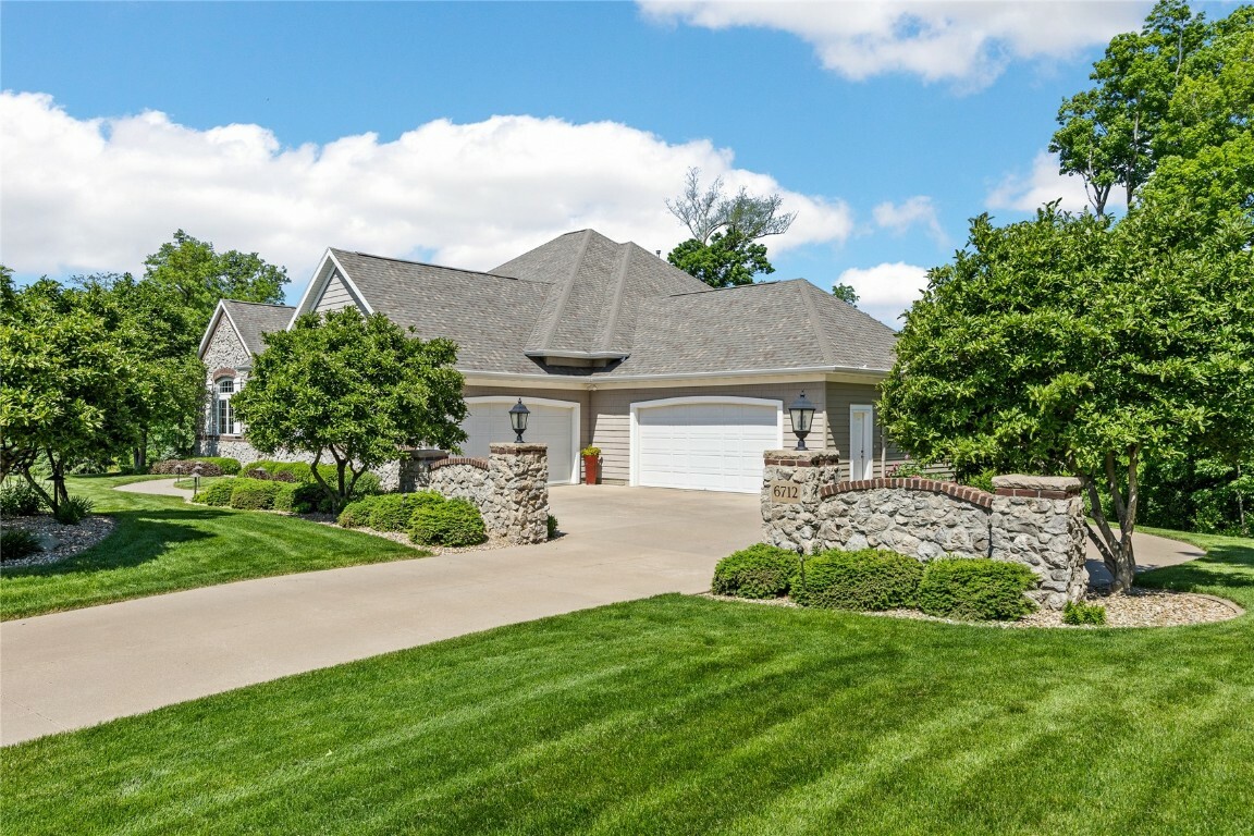 Property Photo: 6712 Spring Grove Court NE IA 52411