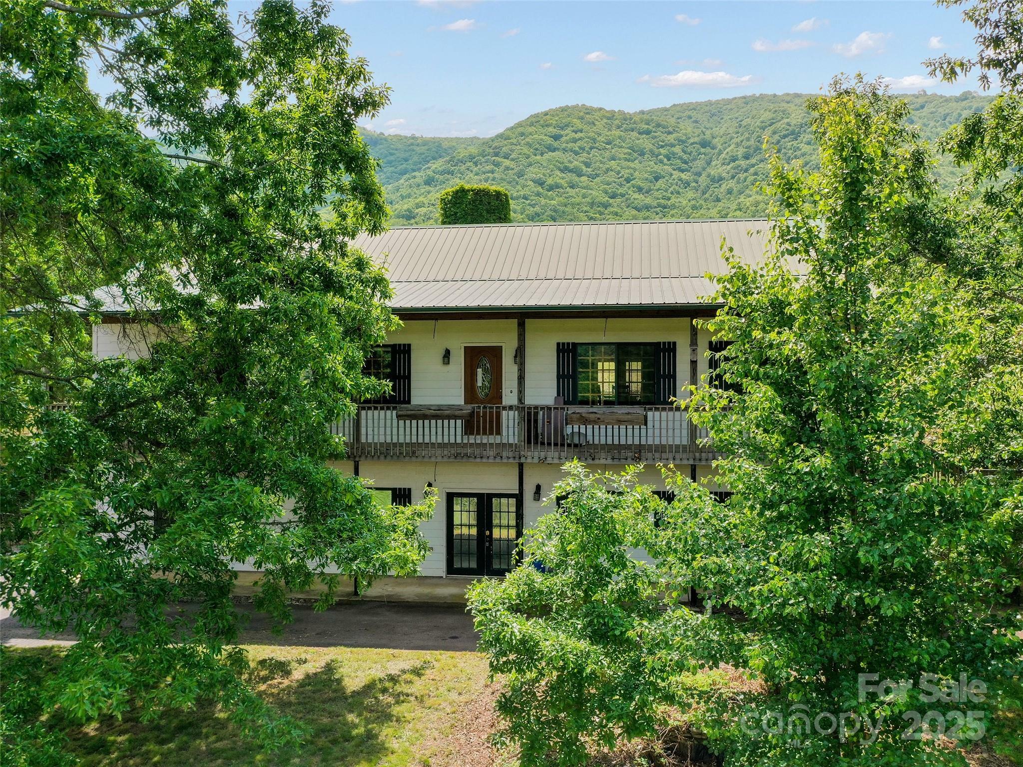 Property Photo: 126 Sweetwater Drive NC 28716