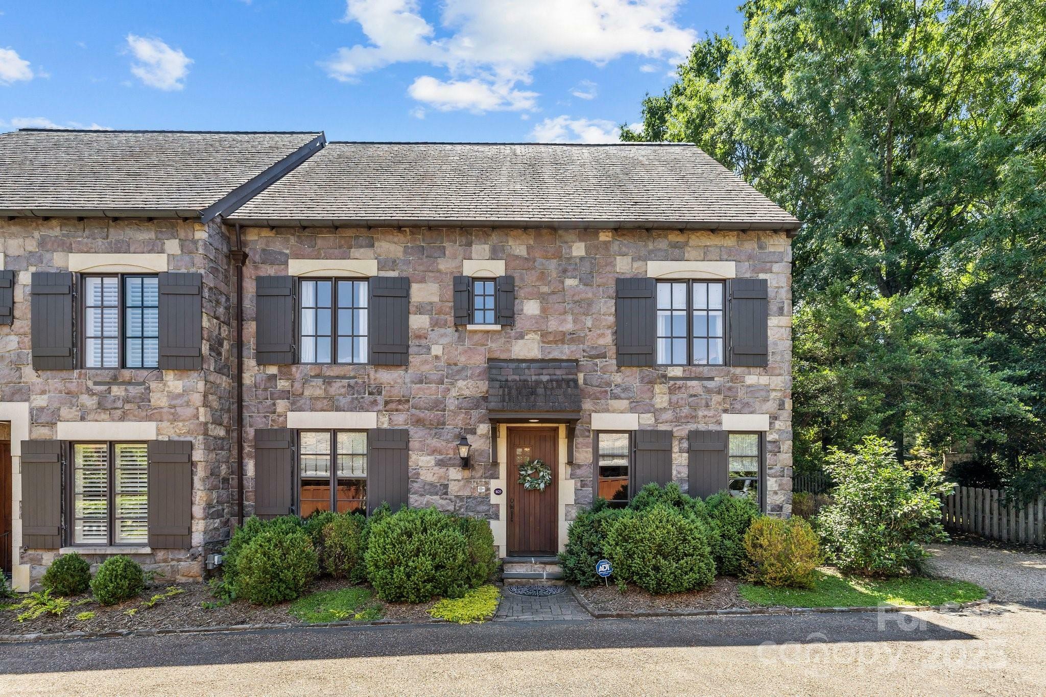 1625 Bibury Lane  Charlotte NC 28211 photo