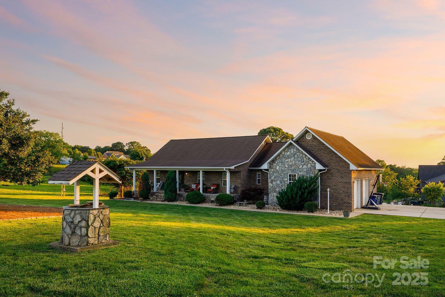 Property Photo: 2843 Startown Road NC 28092
