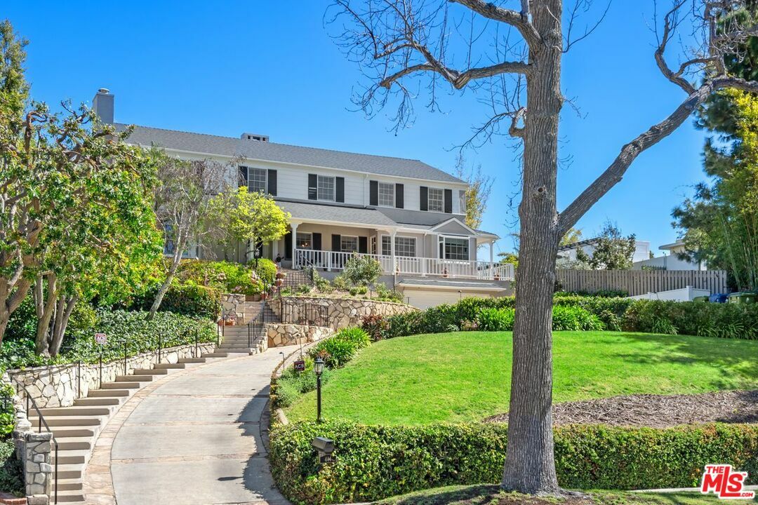 Property Photo: 444 Loring Ave CA 90024