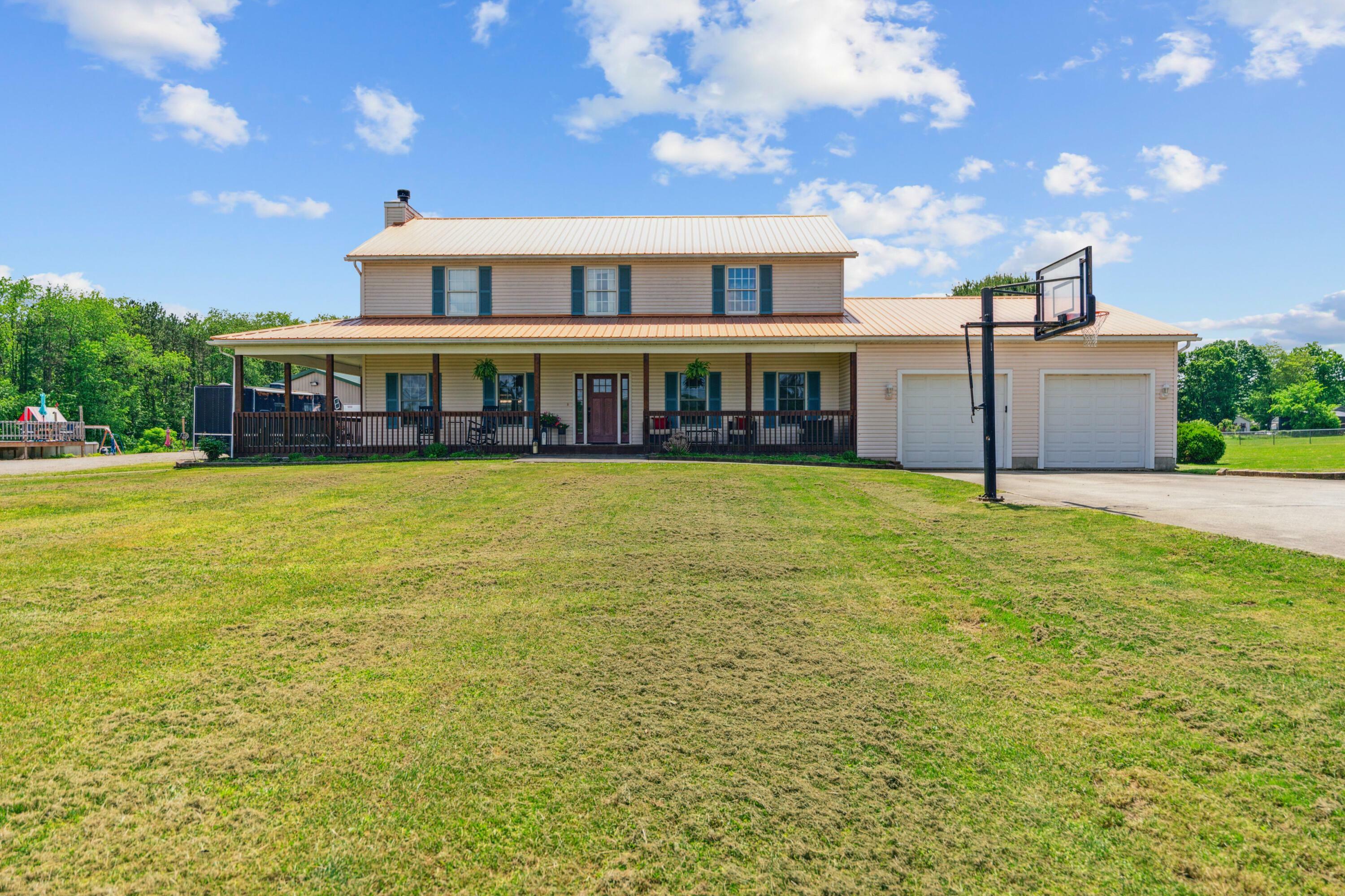 Property Photo: 17994 Claypool SE Road OH 43056