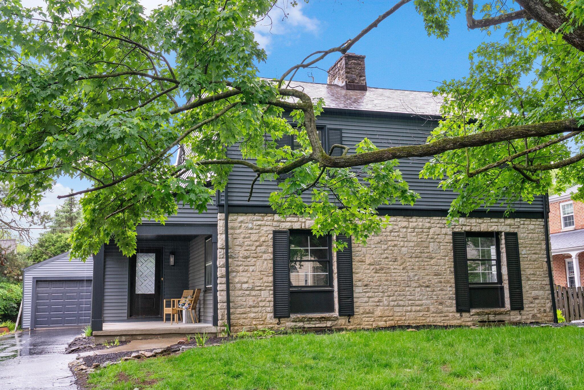 Property Photo: 2583 Wexford Road OH 43221