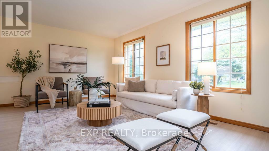 Property Photo:  90 Sunnyside Drive  ON N5X 3N3 