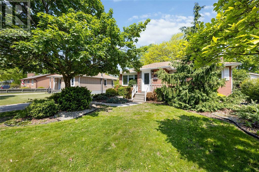 Property Photo: 948 Kemsley Drive ON N7V 2M8