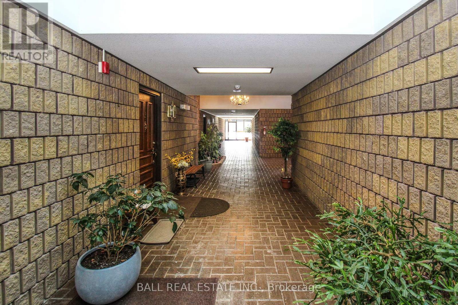 Property Photo:  3 Paddock Wood #2  ON K9H 7H2 