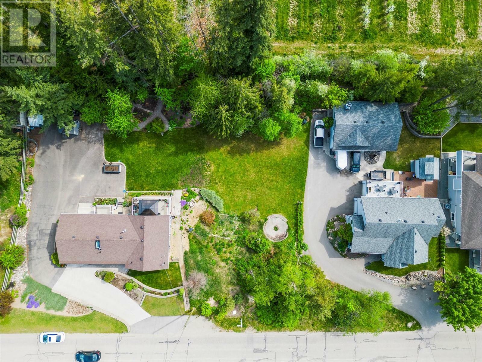 Photo de la propriété:  3150 16th Avenue Northeast  BC V1E 2Y7 