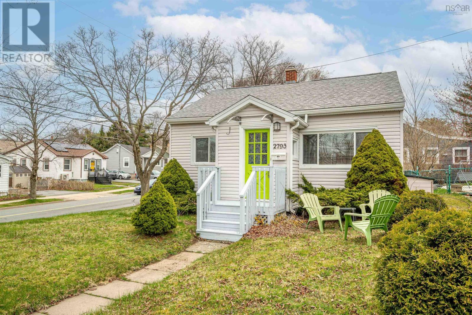 Photo de la propriété: 2793 Connaught Avenue NS B3L 2Z8