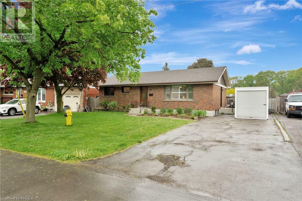 Property Photo:  38 Hickery Place  ON N3S 3C8 