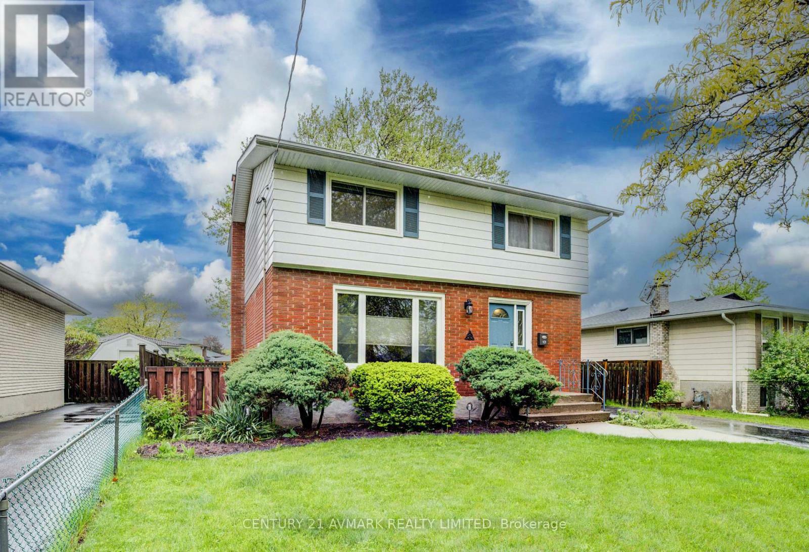 Property Photo: 101 Meredith Drive ON L2M 6C5