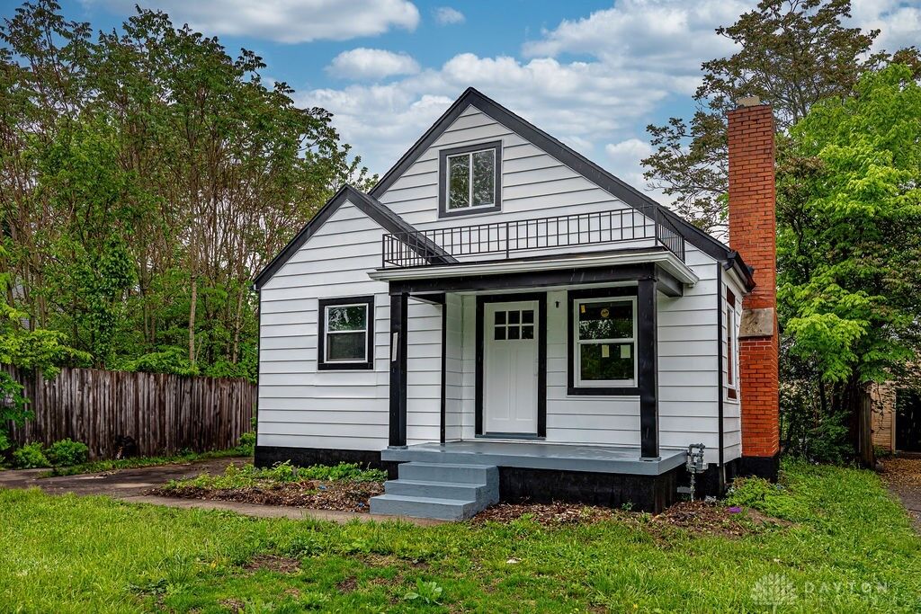 Property Photo: 2208 Kensington Drive OH 45406