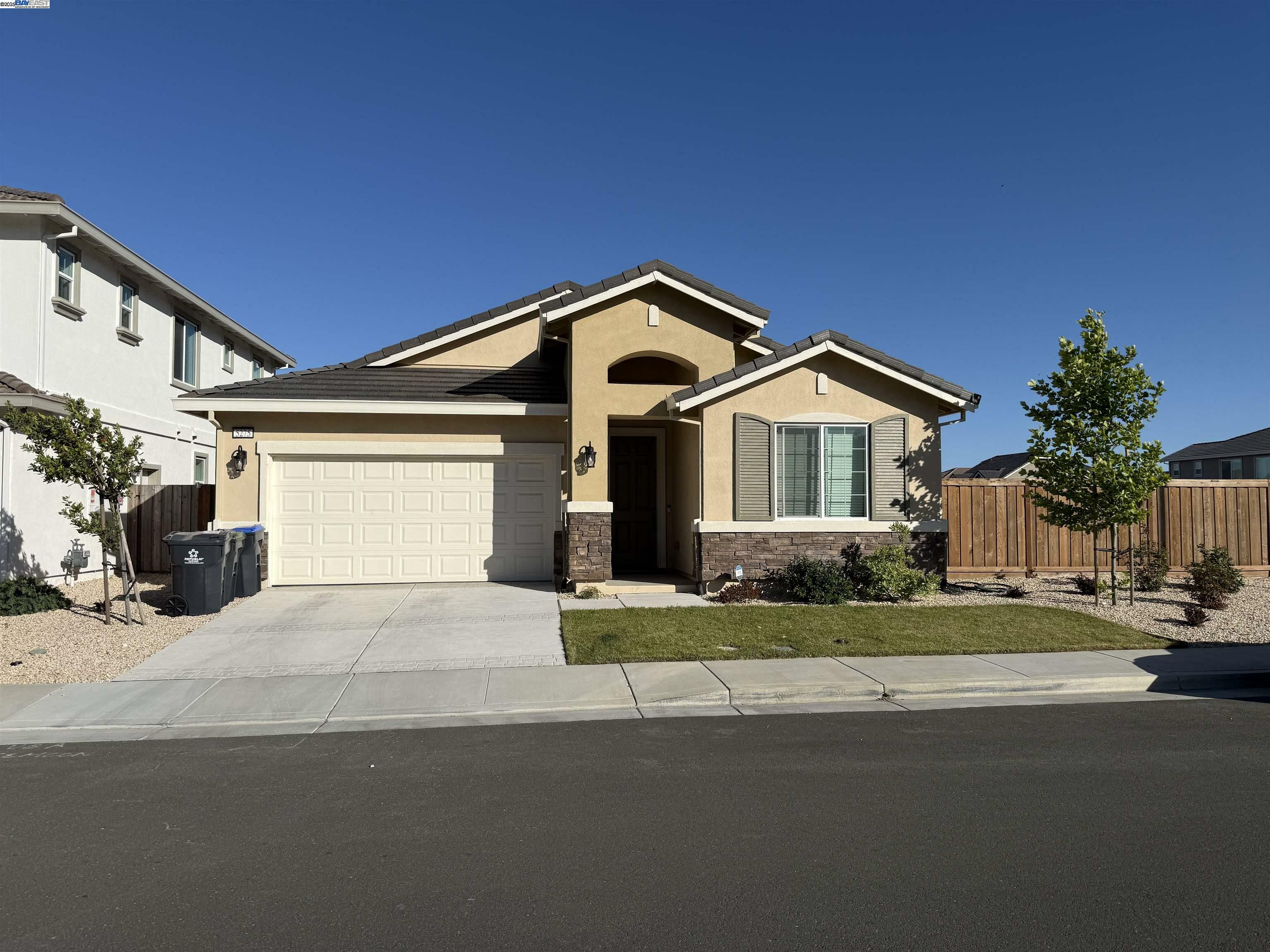 Property Photo: 5275 Waterleaf Ln CA 94534