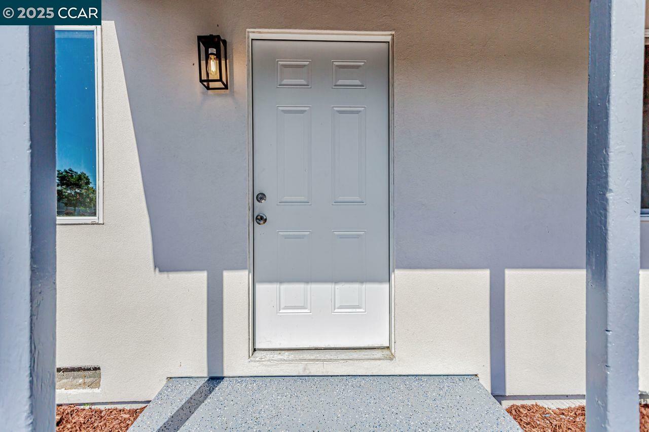 Property Photo: 168 Simonton St CA 94589