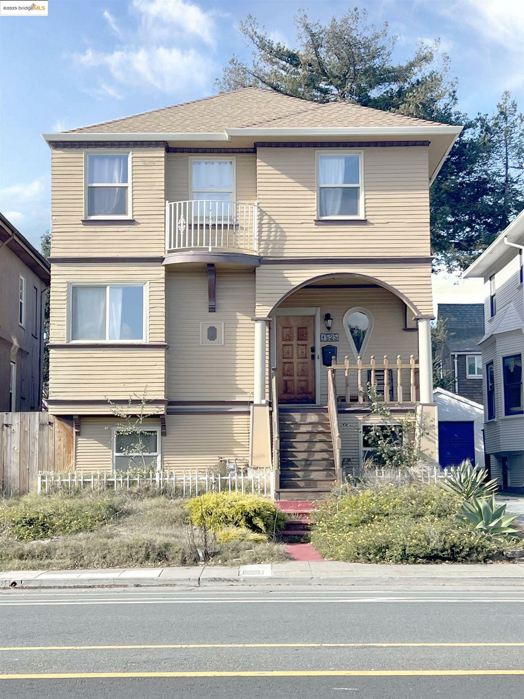 Property Photo: 1525 Adeline St CA 94607