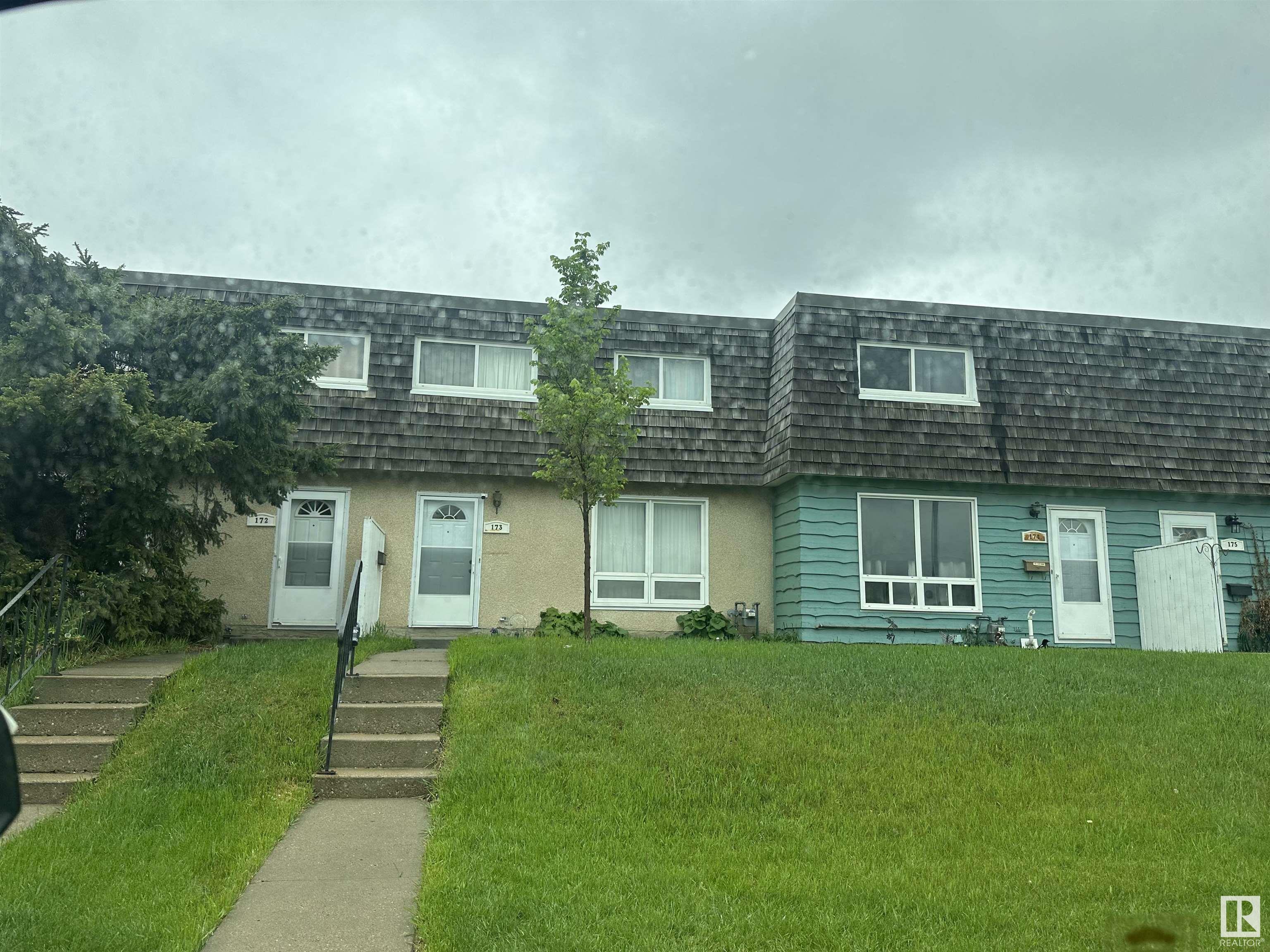 Property Photo: 173 Mayfair Mews NW AB T5E 5R7