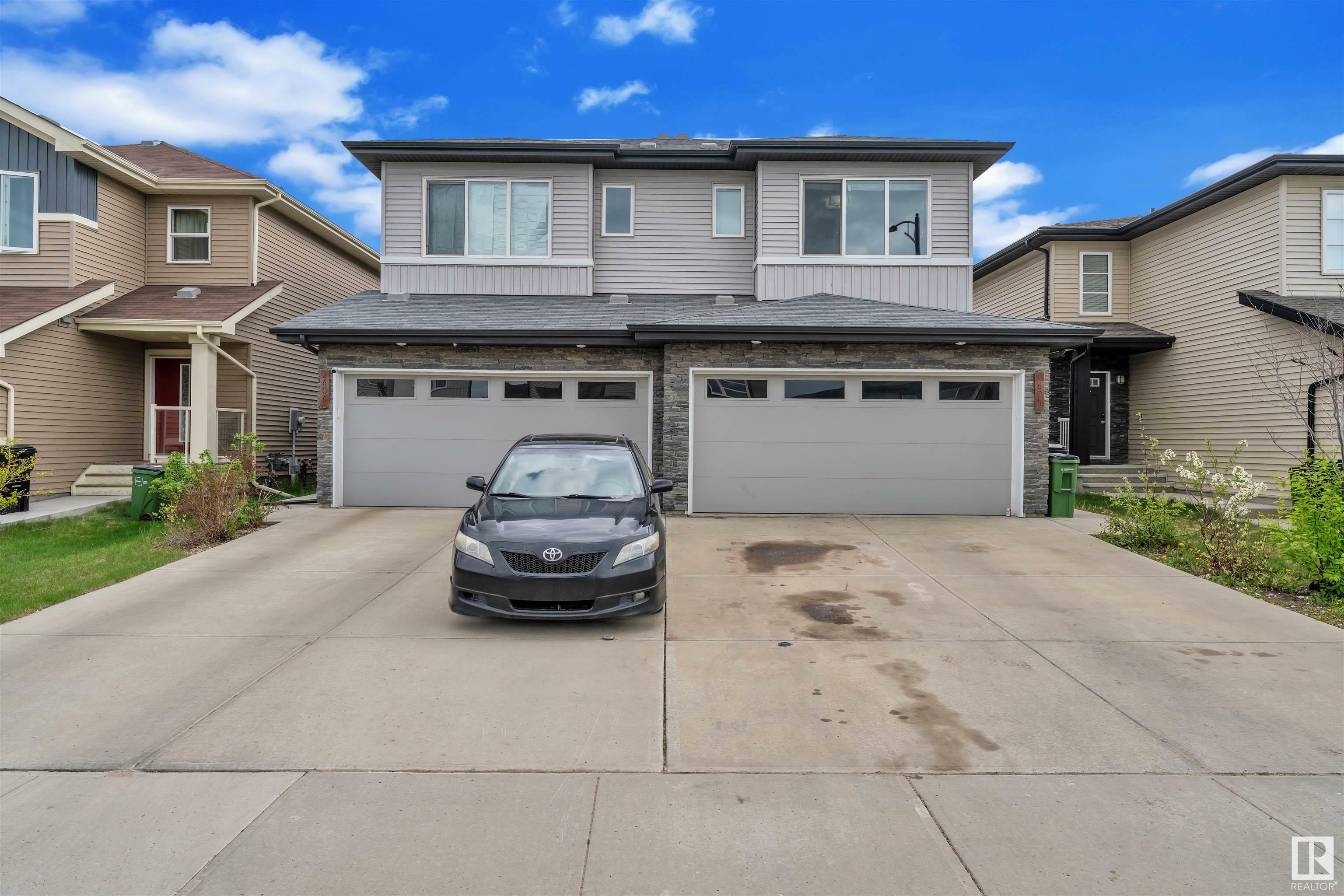 Property Photo:  2604 Casey Way SW  AB T6W 3N2 