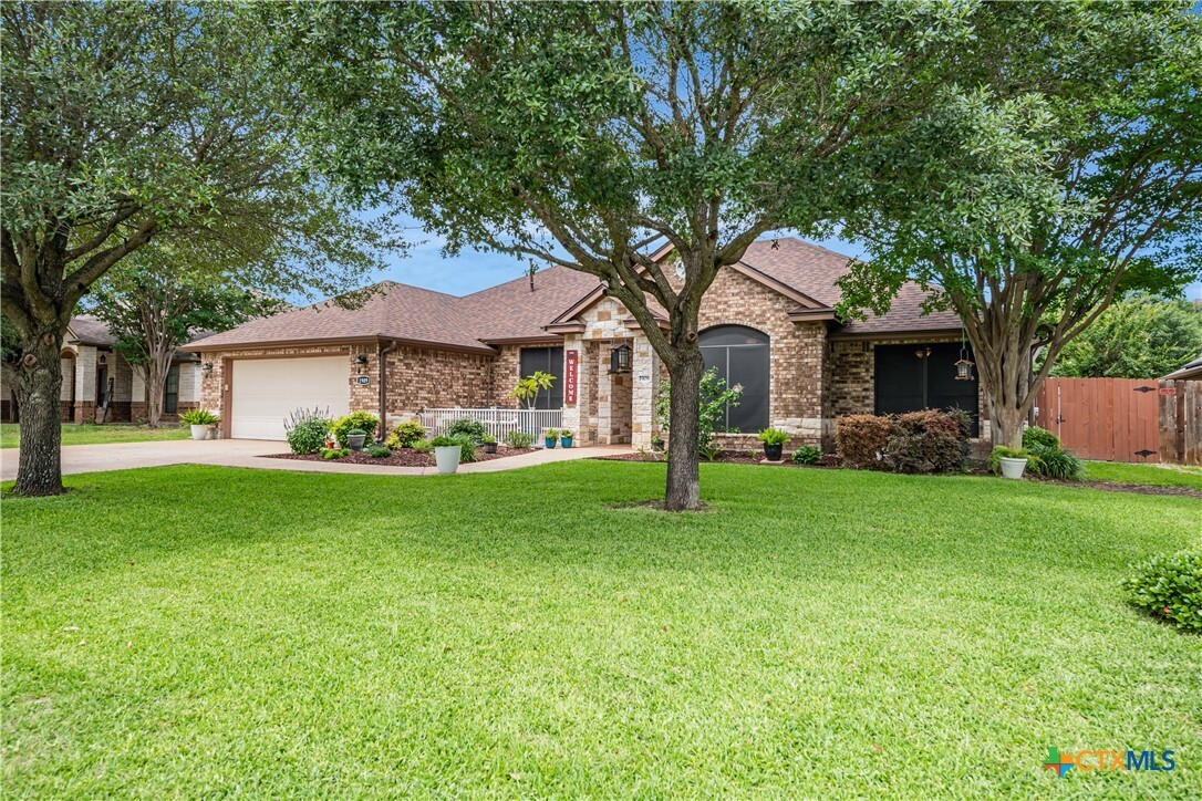 Property Photo: 1909 Deer Field Way TX 76548