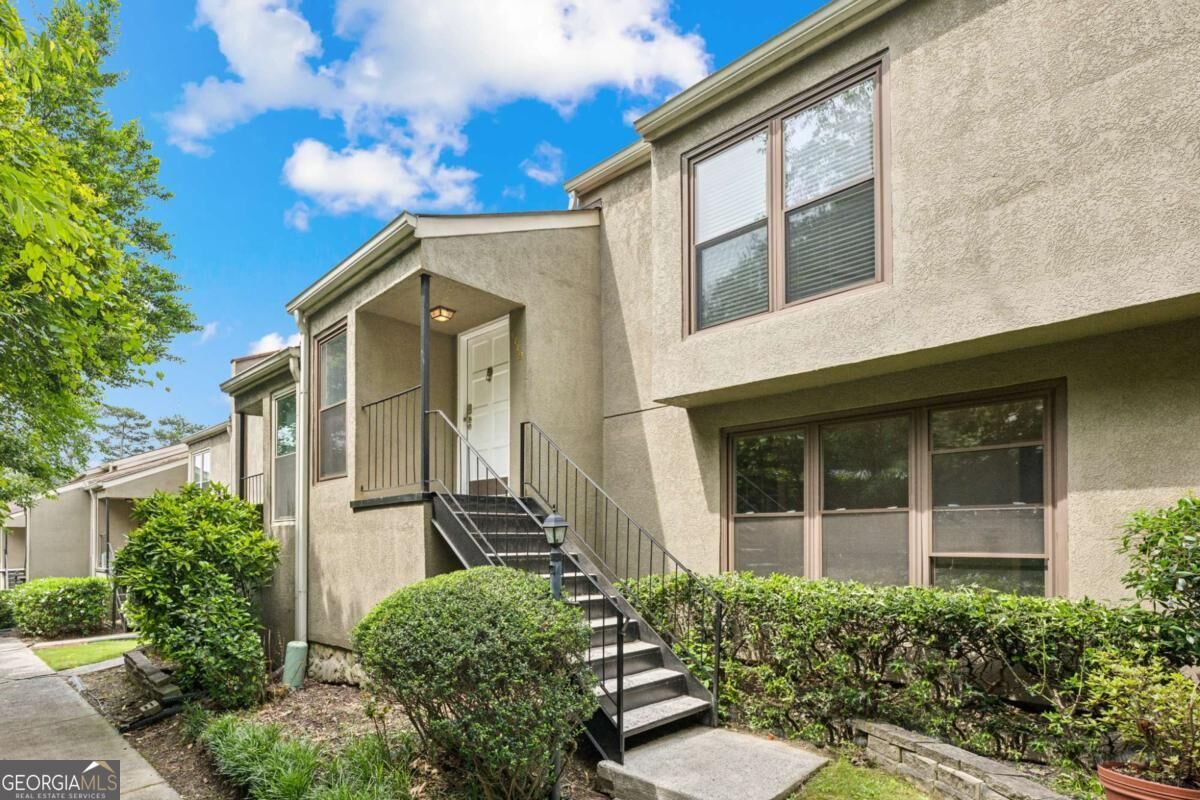 Property Photo: 1719 Woodcliff Court NE GA 30329