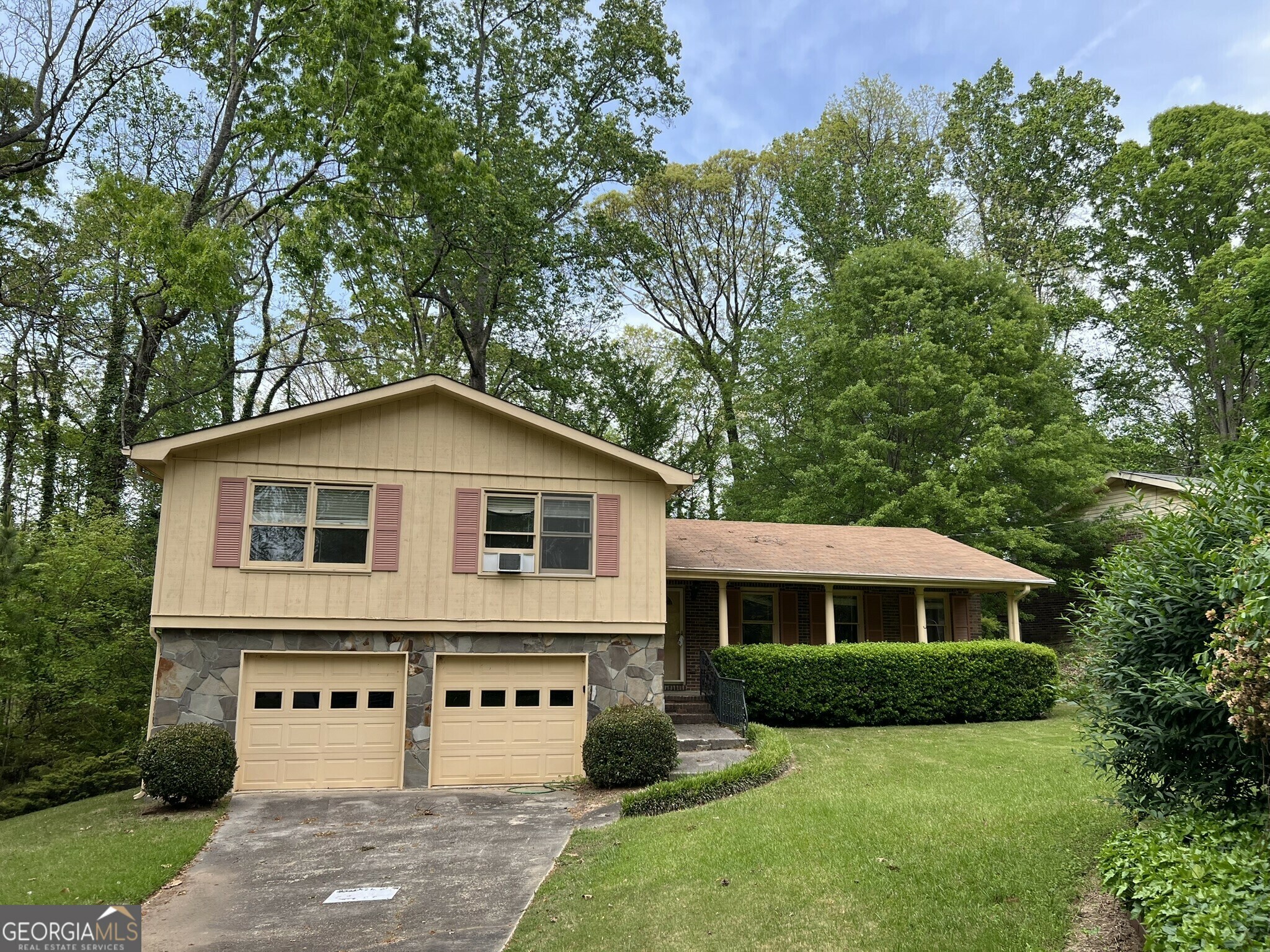 Property Photo: 3511 Brookview Drive GA 30068