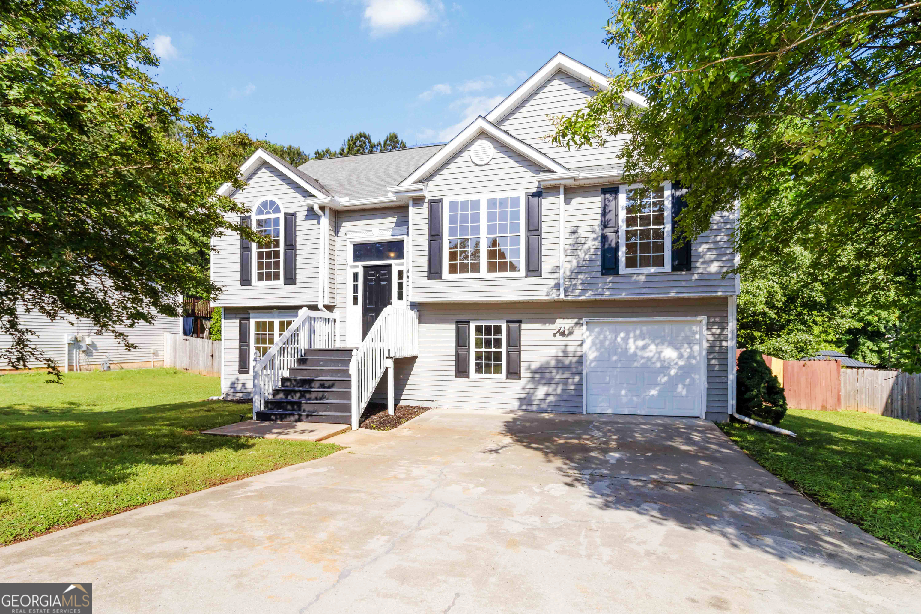Property Photo: 7186 Raintree Loop GA 30236