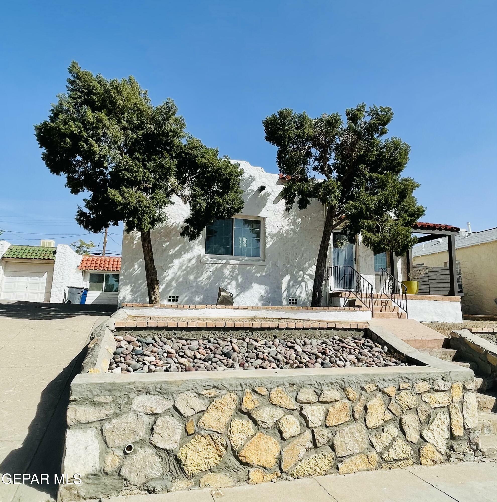 Property Photo: 910 Mesita Drive TX 79902