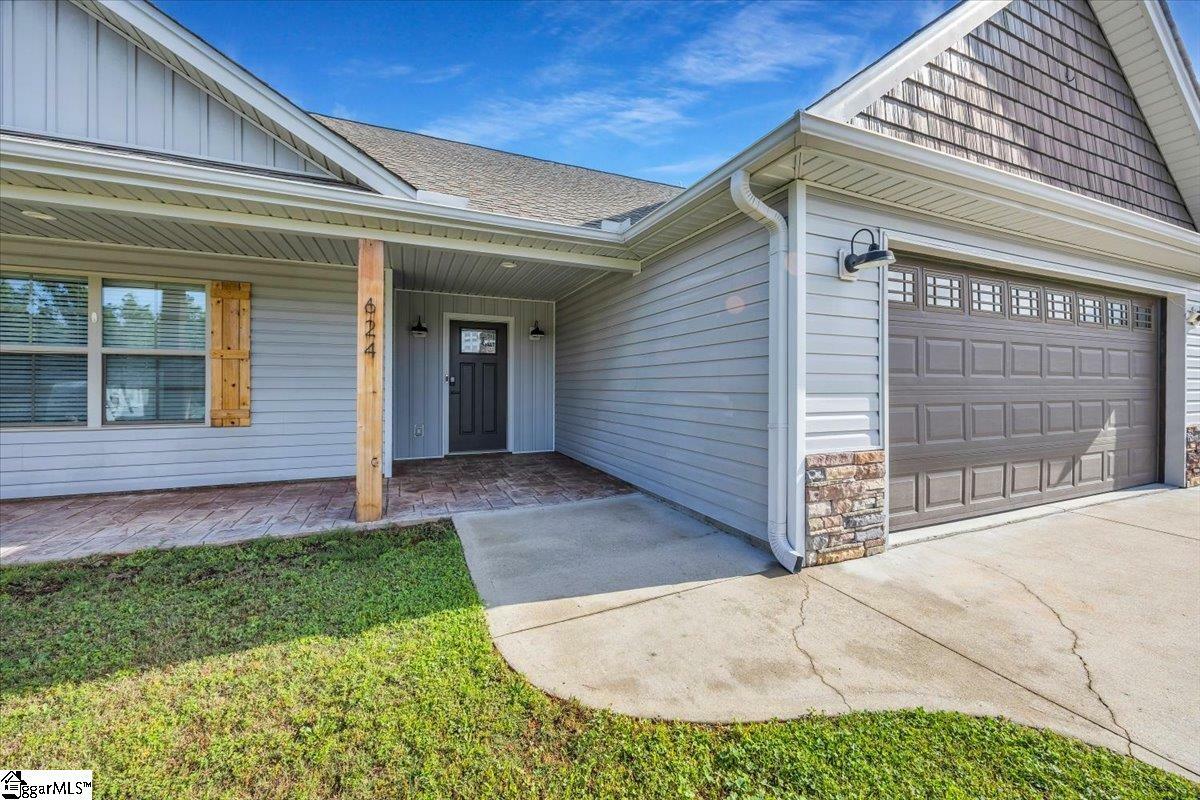 Property Photo: 624 Renita Drive SC 29316