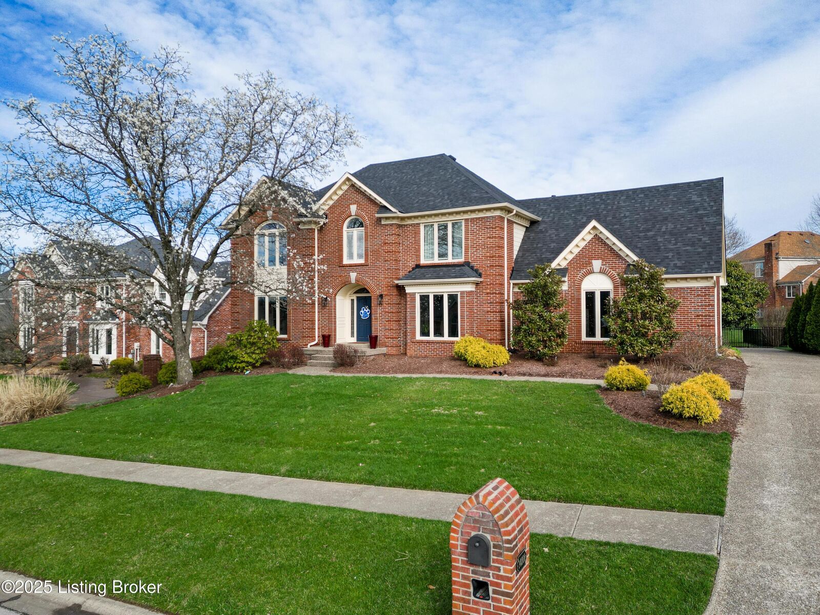 Property Photo:  14208 Willow Grove Cir  KY 40245 