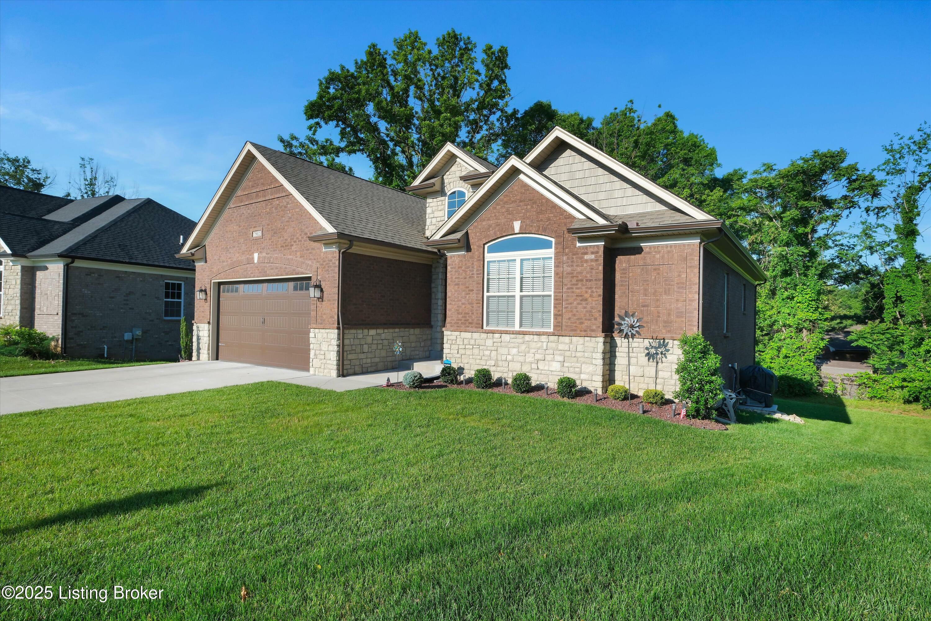 Property Photo: 7902 Cultivator Ct KY 40291