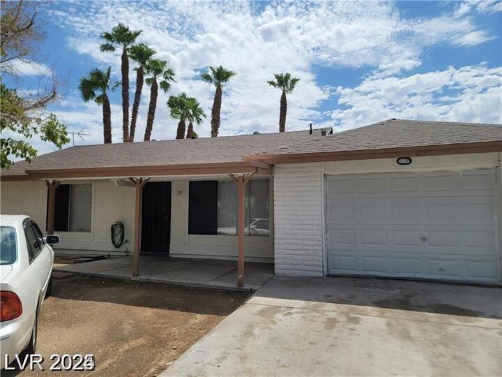 Property Photo:  45 Logan Court  NV 89110 