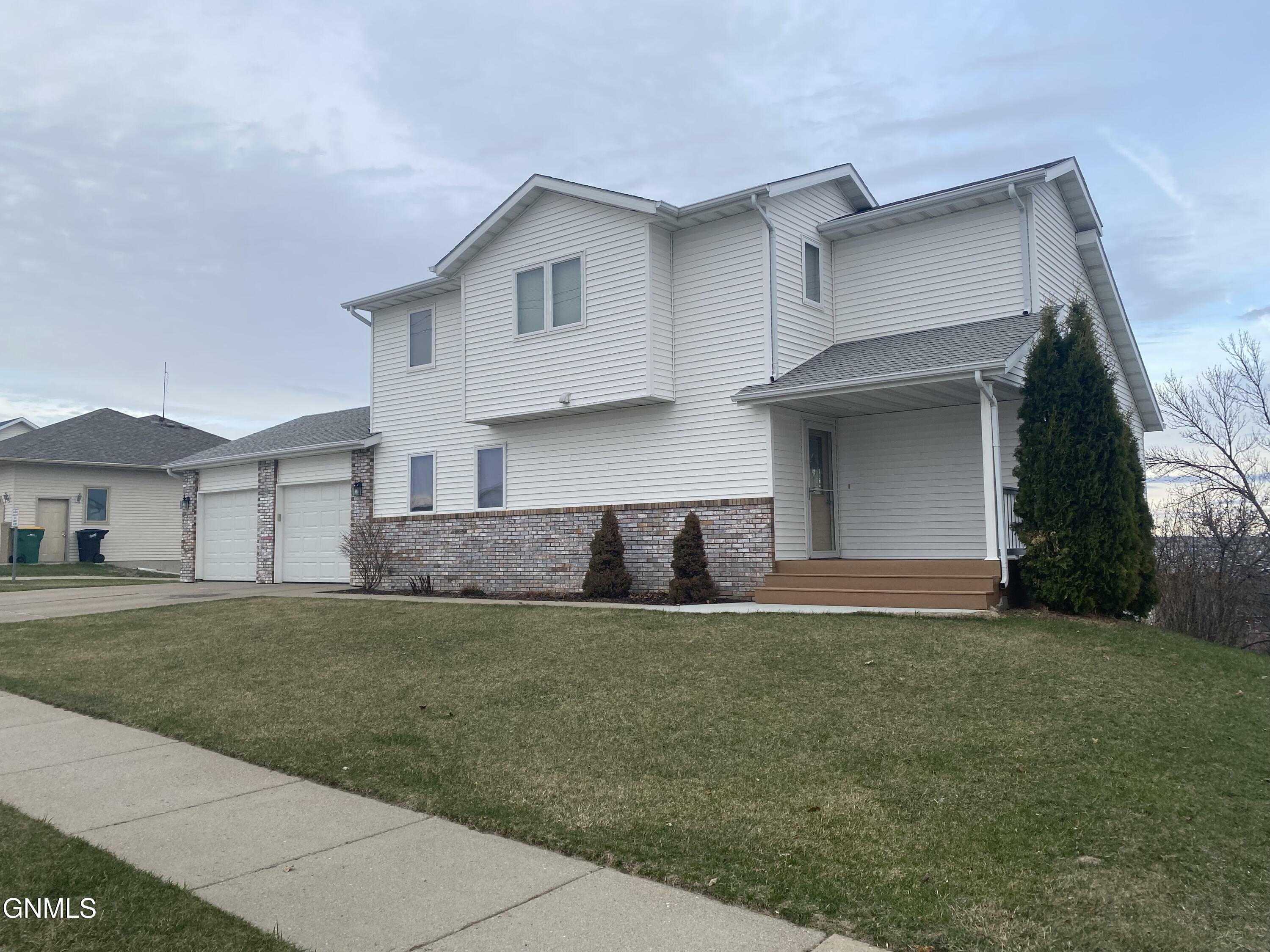 Property Photo: 1801 26th Street ND 58501