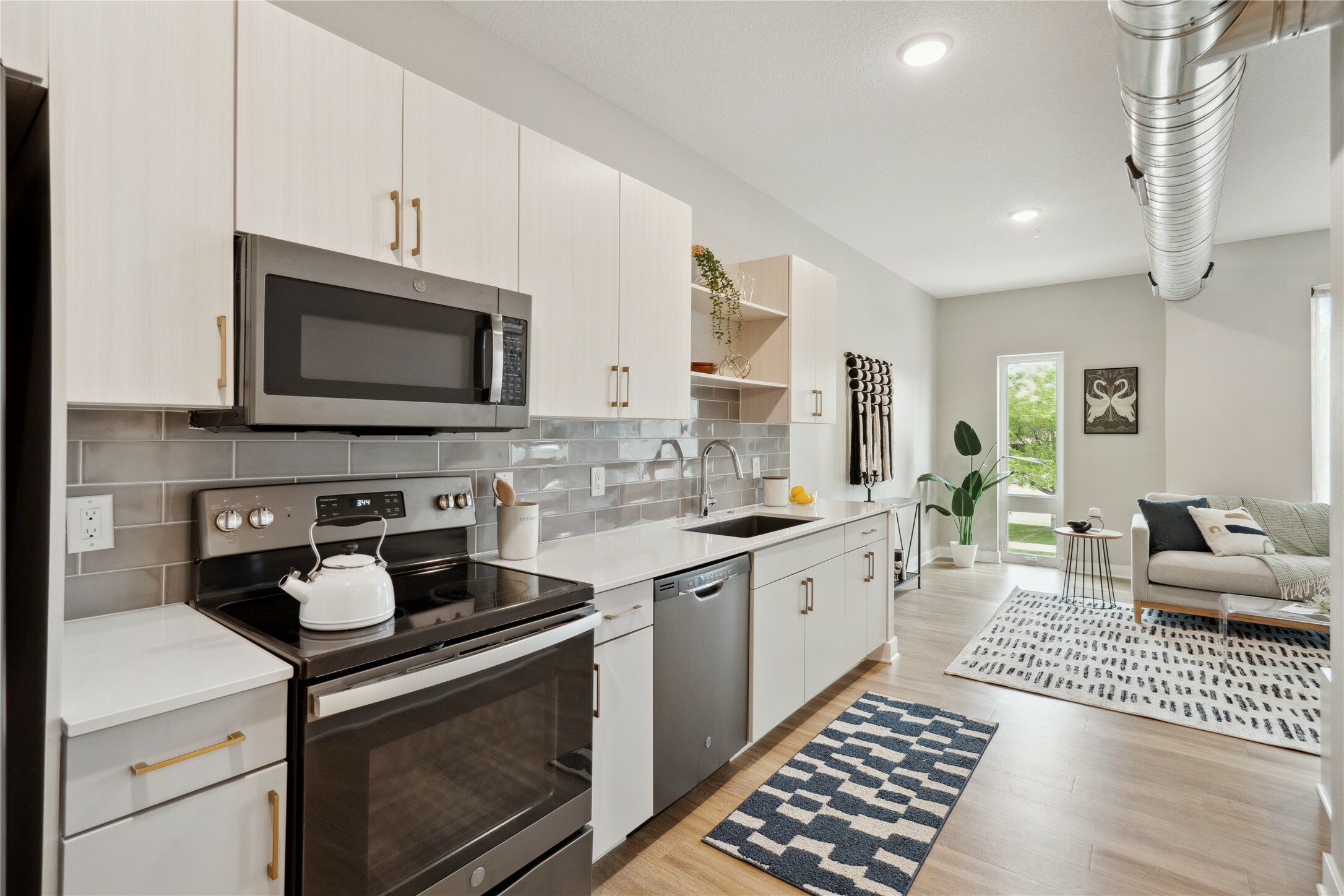 450 SW 7th Street 205  Des Moines IA 50309 photo