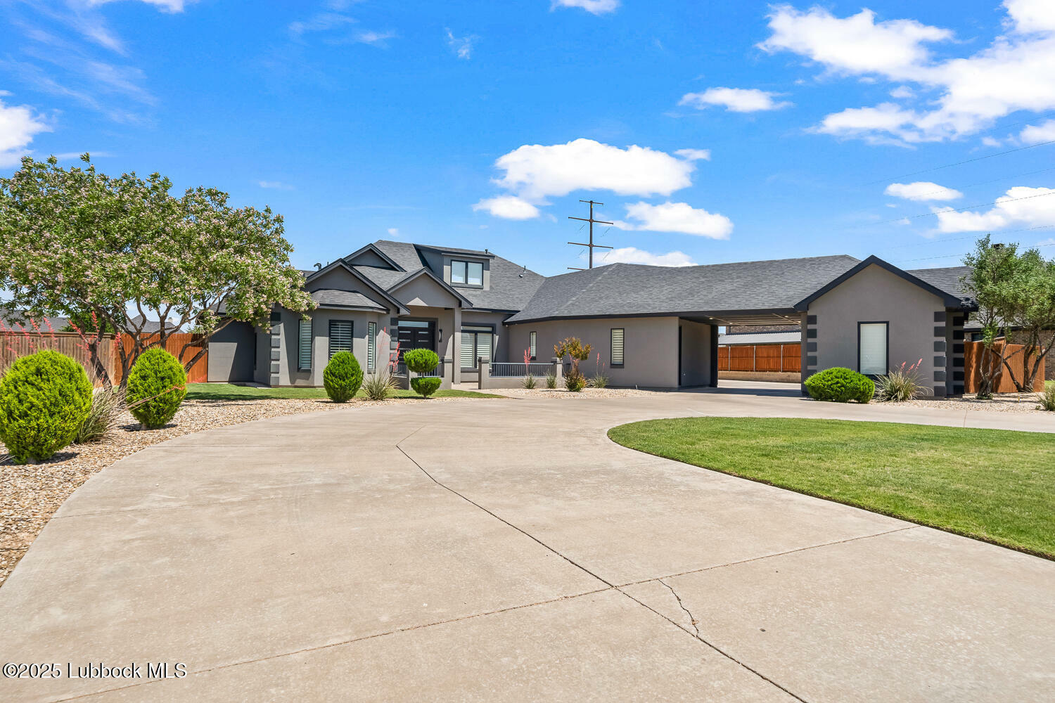 Property Photo: 10305 La Salle Avenue TX 79424