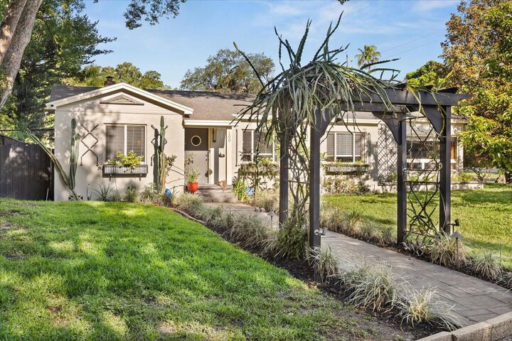 100 Kennison Drive  Orlando FL 32801 photo