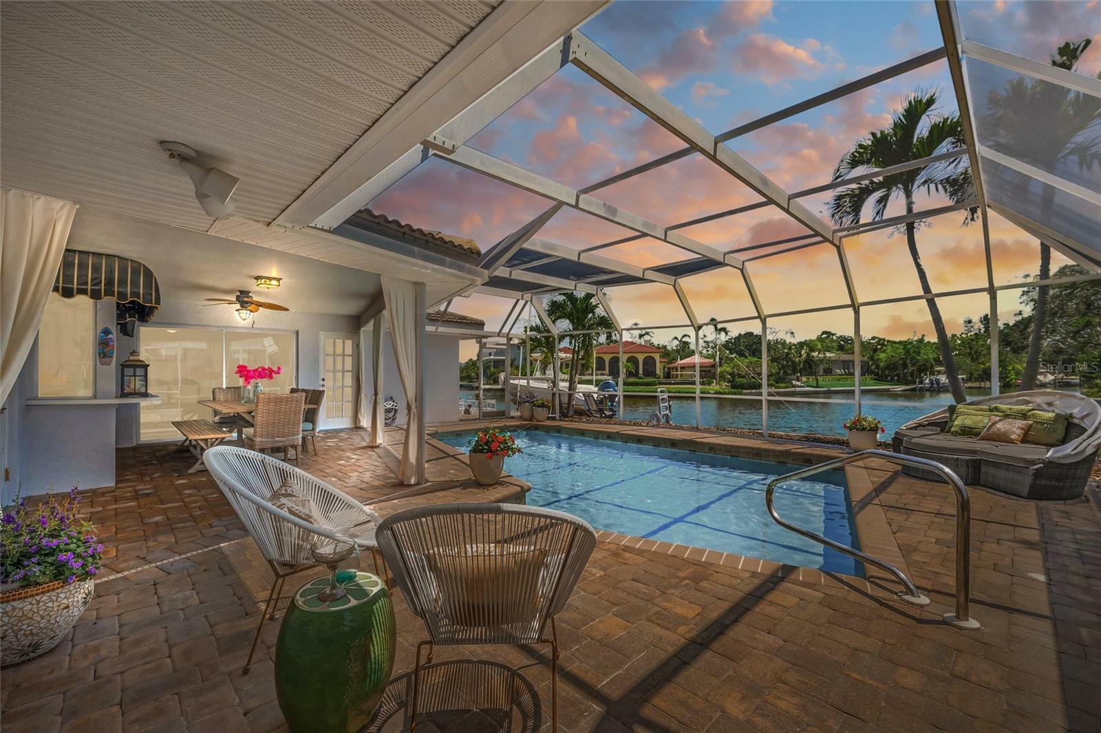 572 Commonwealth Lane  Sarasota FL 34242 photo
