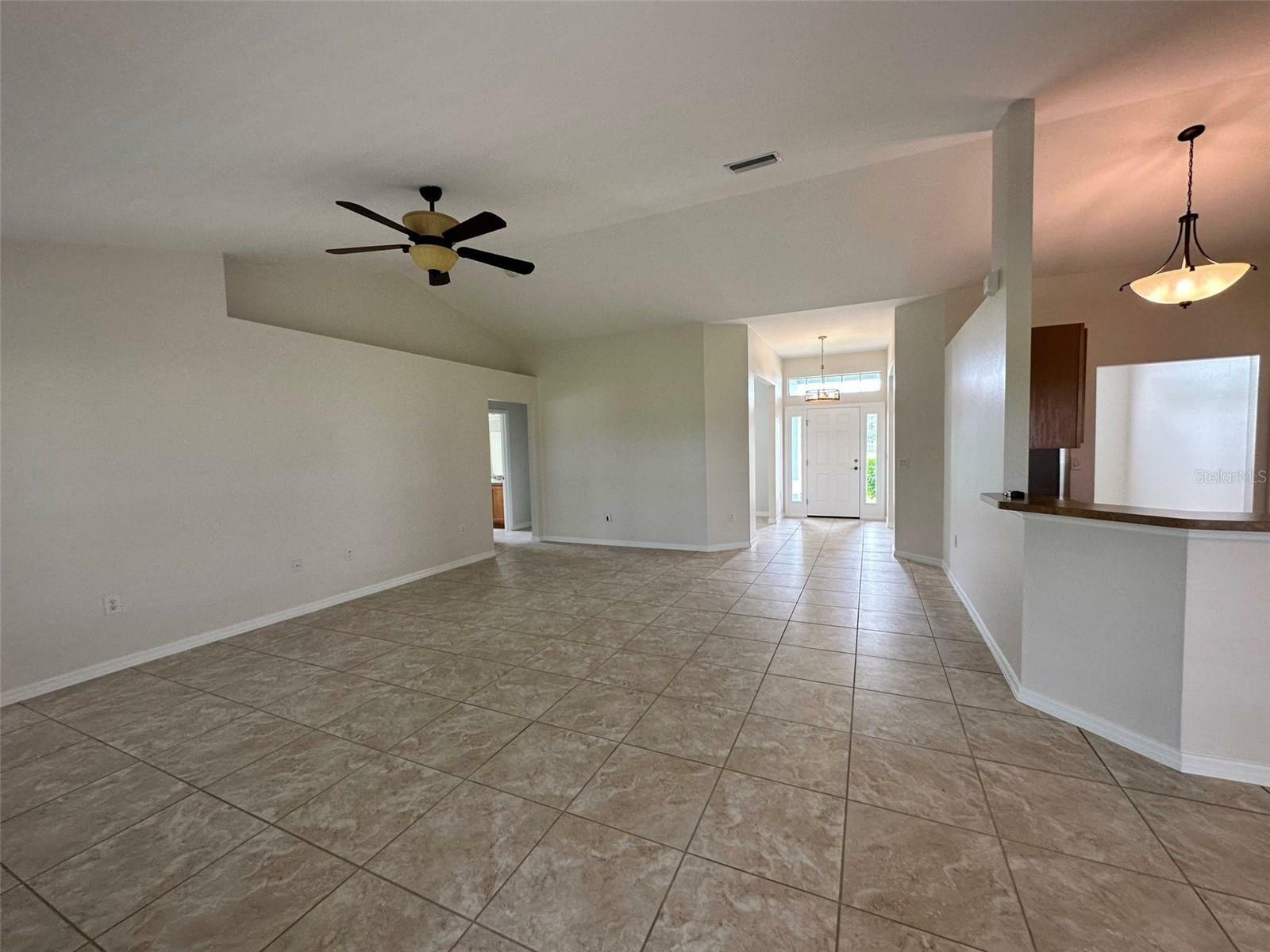 Property Photo: 1401 Vermouth Lane FL 33983