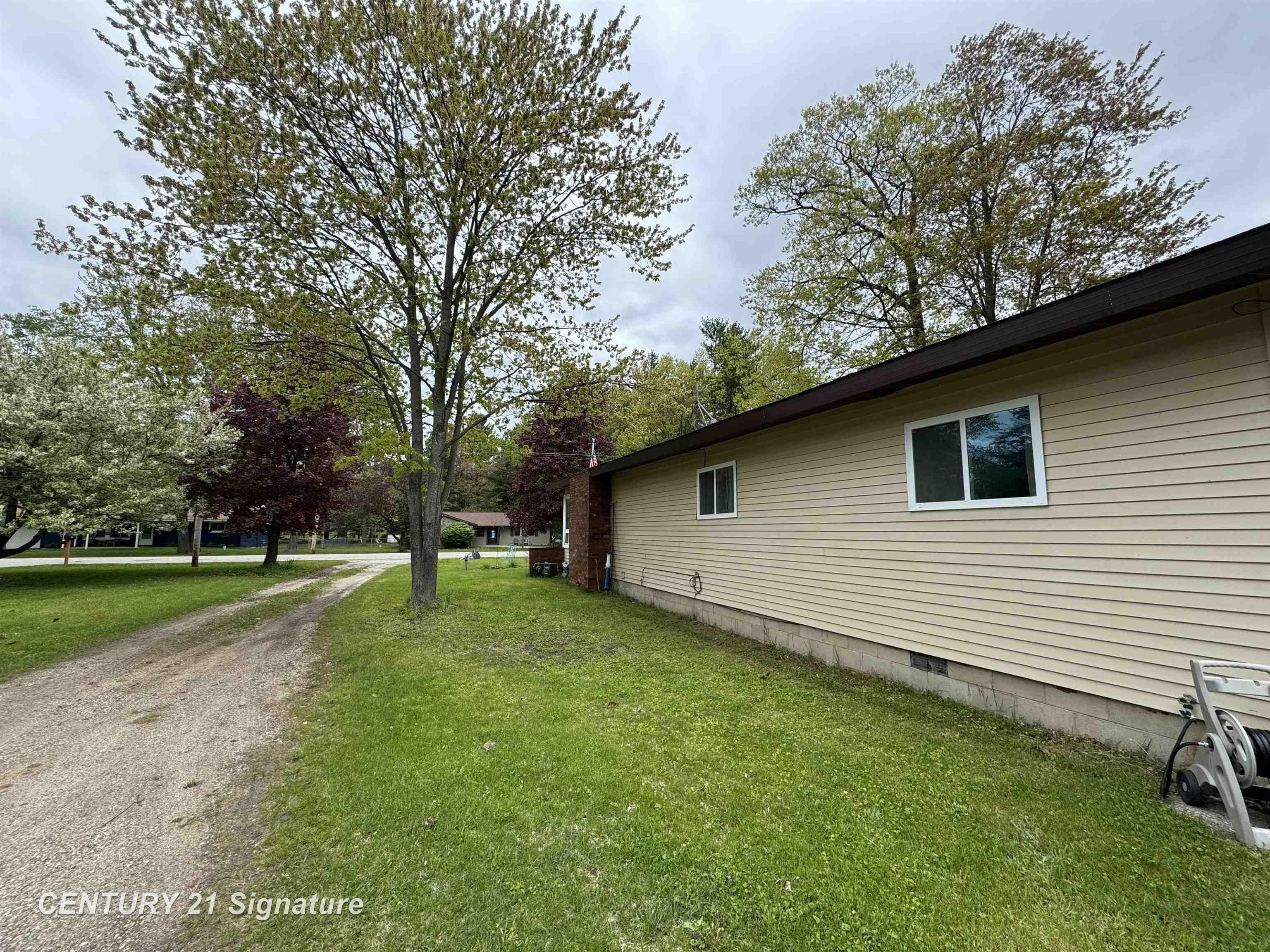 Property Photo: 405 Erie Street MI 48629