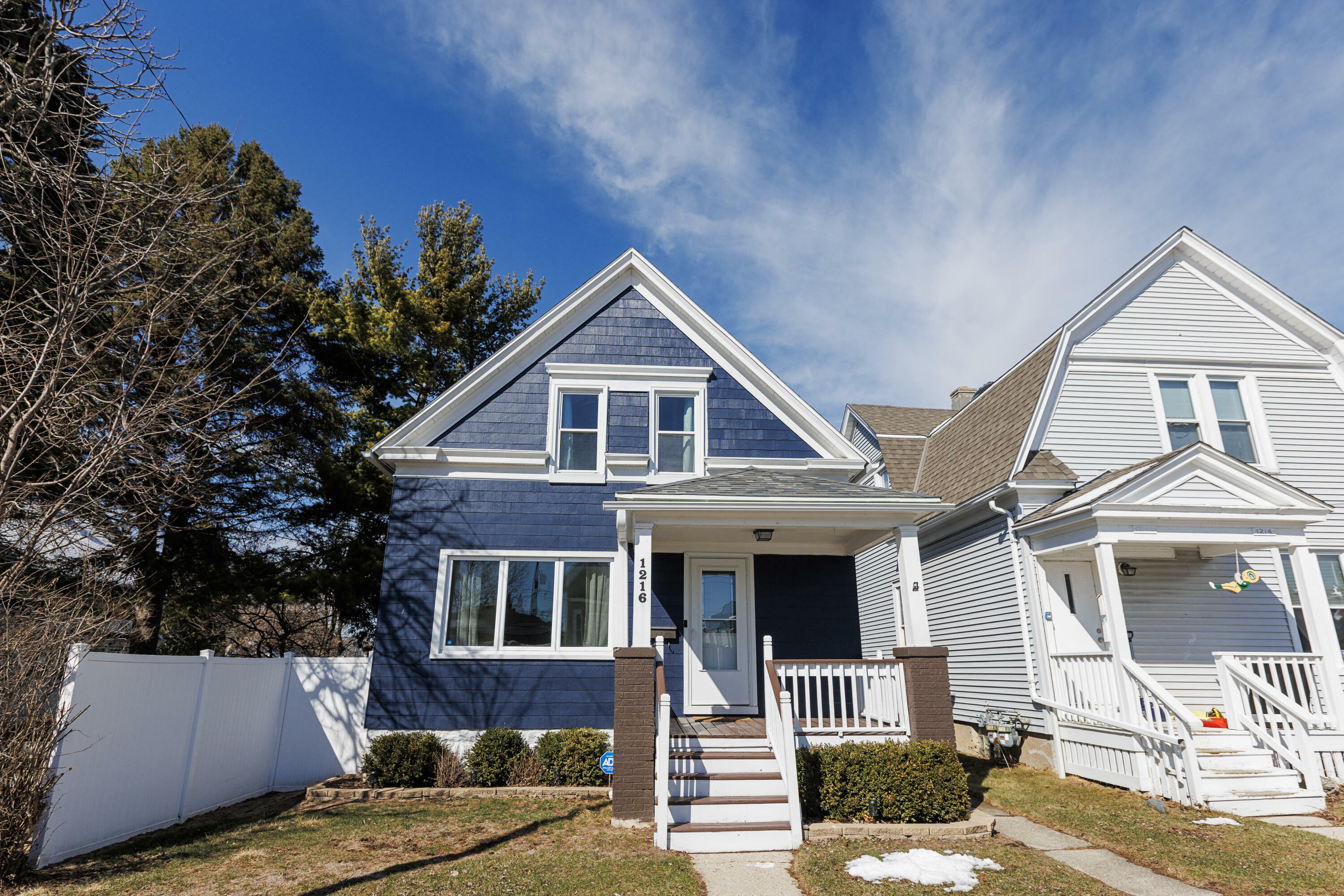 Property Photo: 1216 Monroe Ave WI 53172
